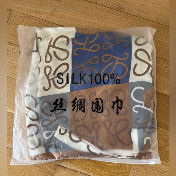 NWT colorful and beautiful gown  for summer  time . - Picture 4 of 5